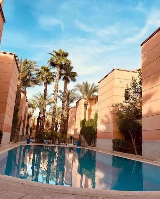 Riad & 4 Bedrooms With Pool Views Marrakesh