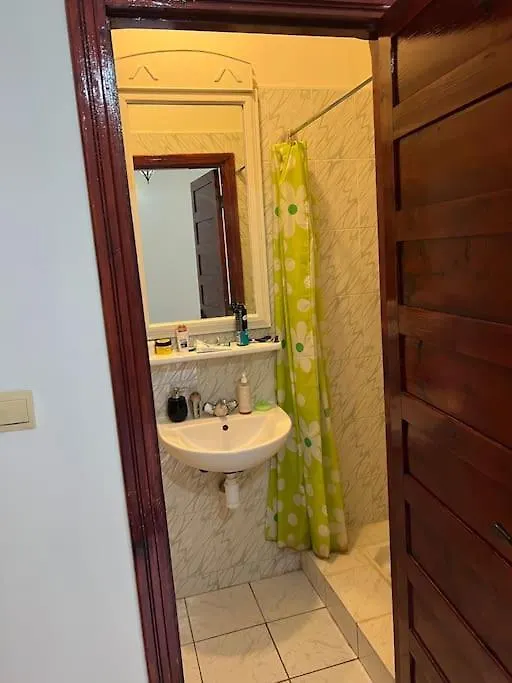 Riad & 4 Bedrooms With Pool Views Marrakesh Apartment