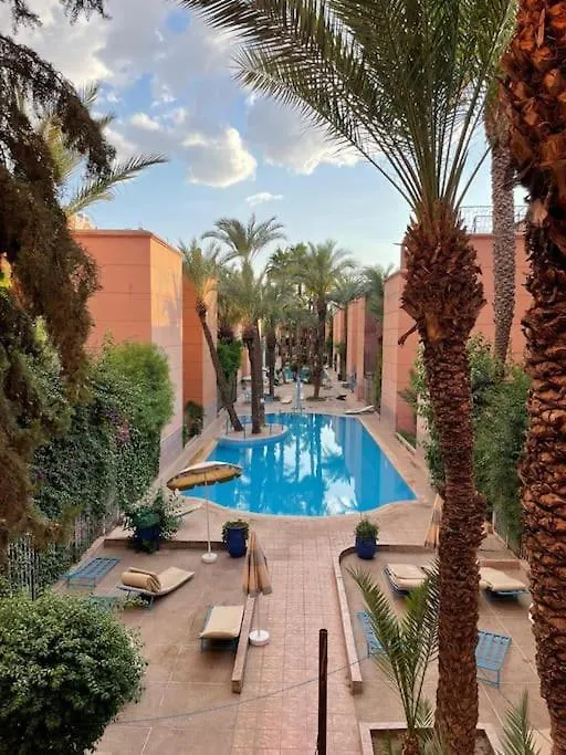 Riad & 4 Bedrooms With Pool Views Marrakesh