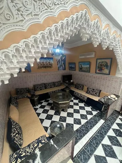 Riad & 4 Bedrooms With Pool Views Marrakesh
